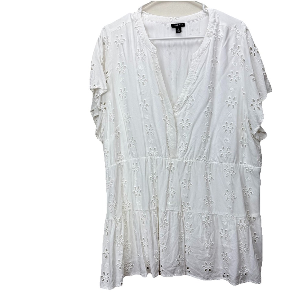 Torrid White Babydoll Eyelet Challis Top Size 2X - Picture 6 of 11